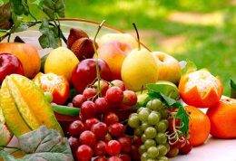 پیامدهای افراط در مصرف میوه