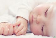 حقایقی درباره آه کشیدن نوزاد در خواب