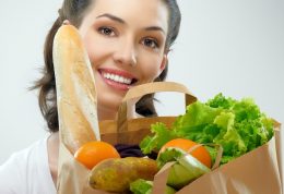 غذاهایی که به تعادل هورمونی زنانه کمک می کنند