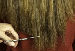 5 علت خشکی مو + بررسی فواید سرم مو