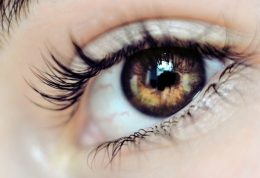 ترک این 7 عادت به داشتن چشمان سالم کمک میکند