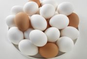 آیا مصرف تخم مرغ سبب بالا رفتن کلسترول و بیماری قلبی می شود؟
