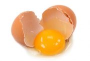 برای جبران کمبود کلسیم در بدن تخم مرغ استفاده کنید