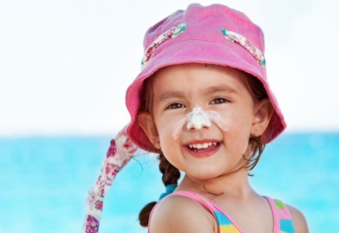 پیشگیری از آسیب های نور خورشید بر پوست کودک