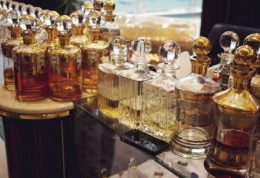 عطر مناسب با پوستمان استفاده کنیم