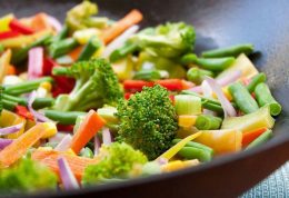 گیاهخواران از ریسک کمتر چاقی و بیماری های مزمن برخوردارند
