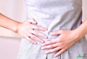 دلایل شکم درد در زنان چیست؟