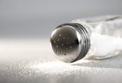 خوردن نمک قبل از غذا برای مشکلات معده مفید است