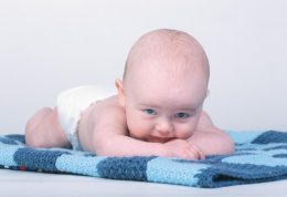 موثرترین روش های خانگی برای درمان یبوست نوزادان