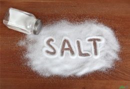 خوردن چه میزان نمک به صورت روزانه ضروری است؟