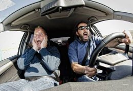 آسیب رسیدن به ماشین با این 10 عادت منفی رانندگی