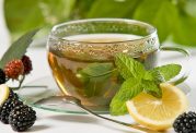 چای سبز و زردچوبه،2 گیاه دارویی ضد سرطان