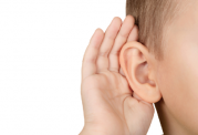 چه عواملی در کم شنوایی دخیل هستند؟