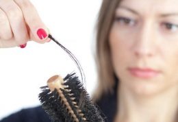 نازک شدن موها چه عللی میتواند داشته باشد؟