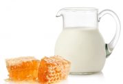 مزایای استفاده از شیر و عسل برای سلامتی