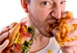 8 دلیل عمده که اجازه نمی دهند از غذا خوردن دست بکشید!