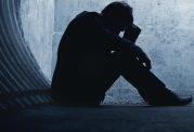 باورهای غلط درباره افسردگی مانعی برای پیگیری درمان هستند