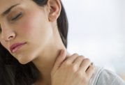 مشکلات و آسیب هایی که گردن شما را درگیر می کند