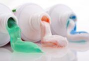 کاربردهای خمیر دندان در نظافت منزل