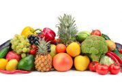 اهمیت تشویق افراد خانواده به خوردن میوه و سبزی