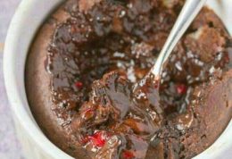 طرز تهیه یک کیک لیوانی رژیمی خوشمزه