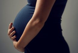 خبر: بارداری زن انگلیسی در زمان حاملگی