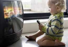 تماشای زیاد تلویزیون رشد ذهنی کودکان را به تاخیر می اندازد
