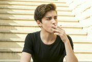 استعمال دخانیات در نوجوانی