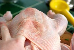 مضرات استفاده از پوست مرغ
