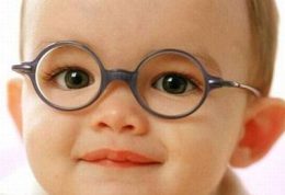 انحراف چشم در کودکان چه دلایلی دارد؟
