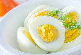 زرده تخم مرغ مفیدتر است یا سفیده؟