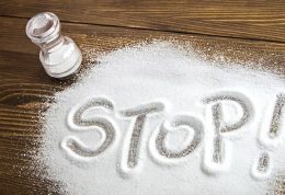 چرا نباید بیش از اندازه نمک مصرف کنیم