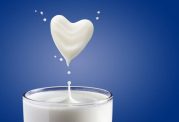 آشنایی با فواید شیر برای مراقبت و زیبایی پوست