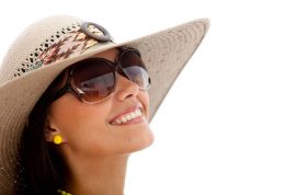 آیا پیش از تمدید ضد آفتاب باید صورت شسته شود؟
