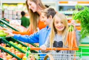 روش های ساده برای خرید مواد غذایی مفید برای کودکان