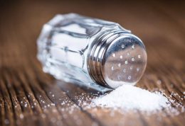 هشدار در خصوص استفاده بیش از حد از نمک