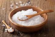 چرا باید قبل از غذا نمک بخوریم؟