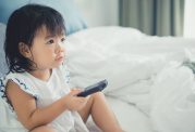 تماشای تلویزیون چه تاثیری بر کودکان دارد؟