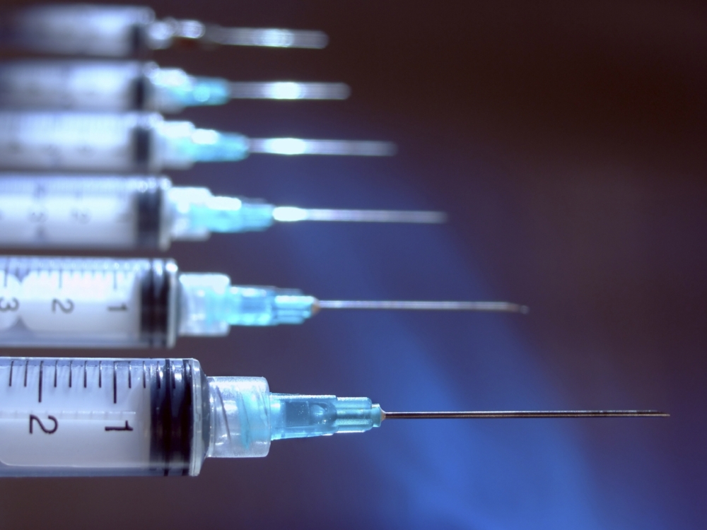 تزریق یکباره تمام واکسن های کودکی درست است؟