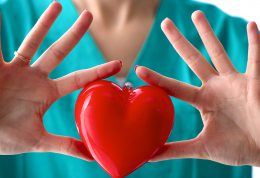 حمله قلبی چه دلایلی دارد؟