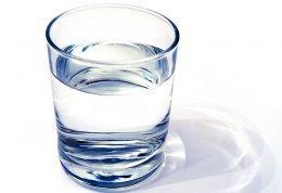 آب را برای سلامتی و داشتن بدنی سالم بنوشید!