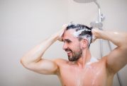 آیا کوتاه کردن موی بدن مردان درست است؟