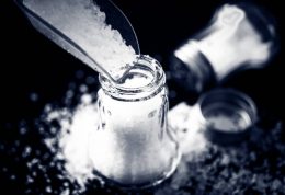 مشکلات جانبی پس از مصرف نمک