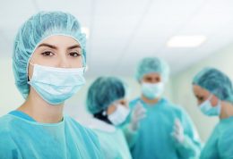 کدام یک از جراحان زن و مرد موفق هستند؟
