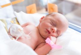 لباس راه حلی برای درمان زردی در نوزاد