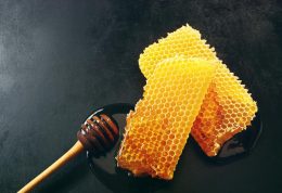 هشدار در مورد خوردن عسل
