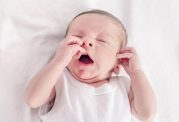 نگاهی کلی به به اختلال زردی نوزاد و روش های درمان آن در خانه