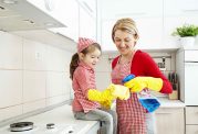 حس مسئولیت پذیری کودکان را با کارهای خانه افزایش دهید