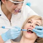 دکتر ادیب: روکش دندان چیست و چند نوع روکش داریم؟