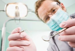 دکتر ادیب: آیا ایمپلنت دندان مصنوعی ممکن است مزایای این عمل چیست؟